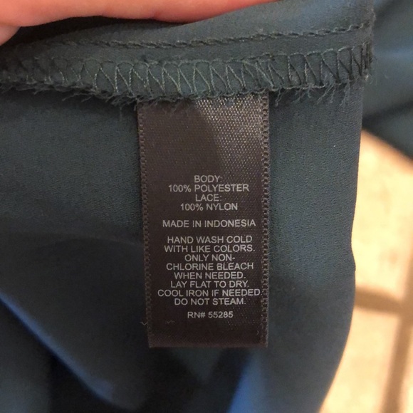 Express Off the Shoulder Blouse - Picture 4 of 6